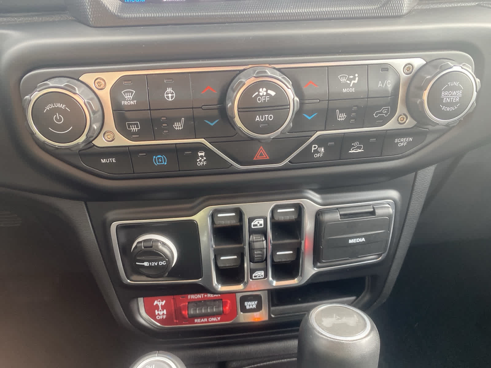 Thumbnail: 2021 Jeep Wrangler - 23