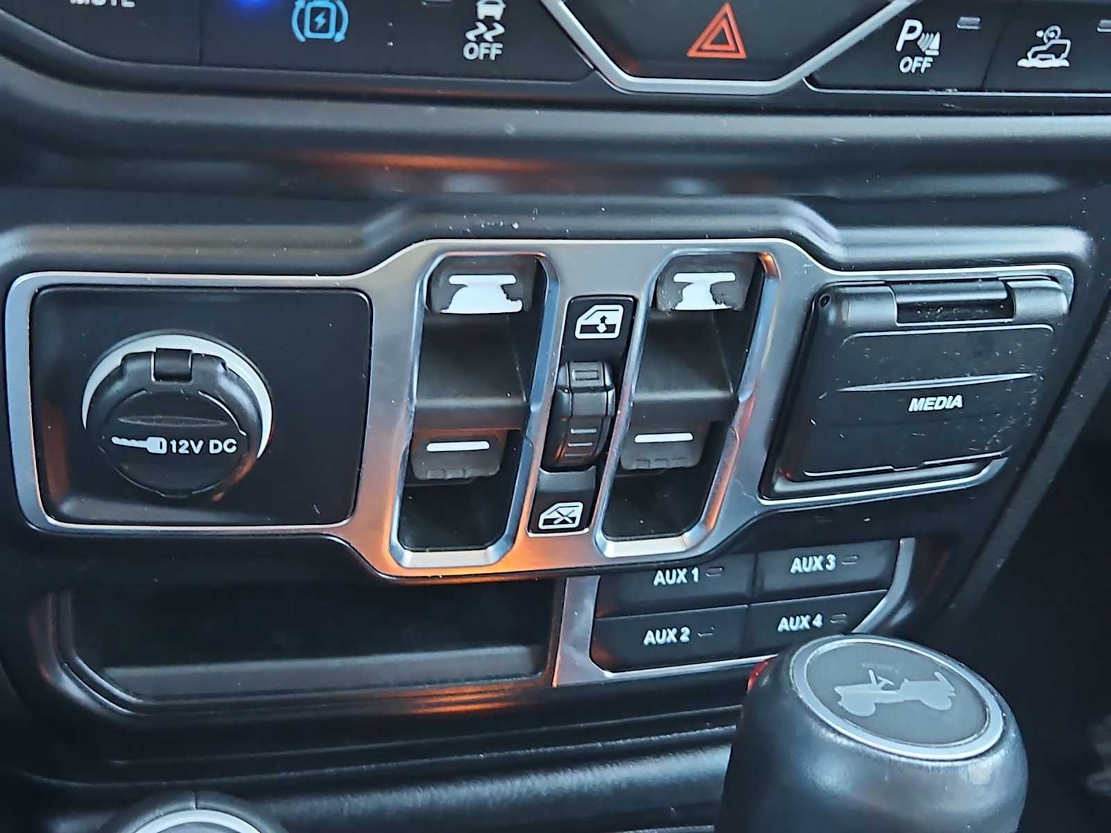 Thumbnail: 2021 Jeep Wrangler - 28