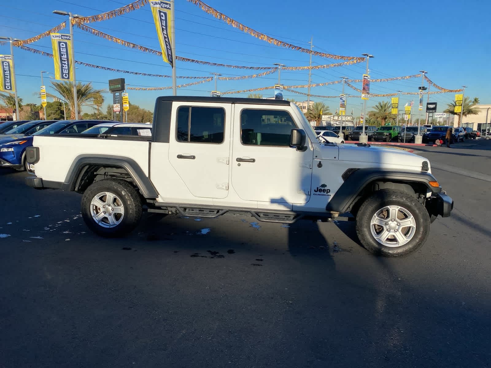 Thumbnail: 2020 Jeep Gladiator - 4