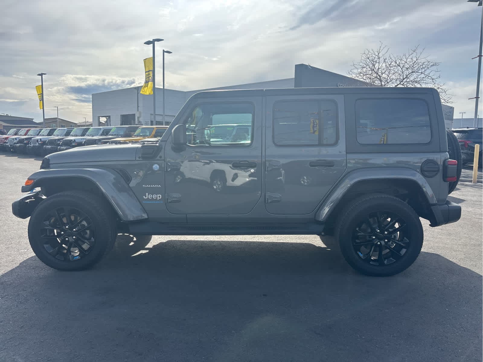 Thumbnail: 2023 Jeep Wrangler - 8