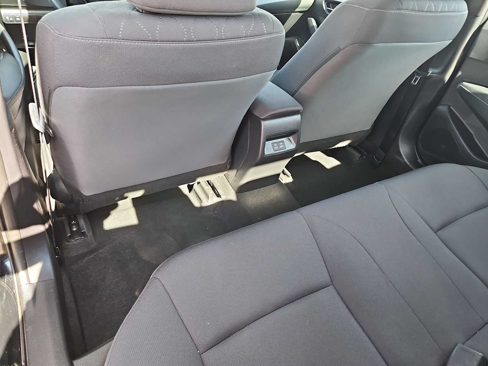 Thumbnail: 2025 Toyota Corolla - 17