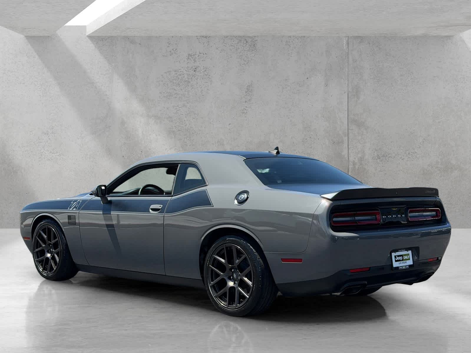 Thumbnail: 2018 Dodge Challenger - 3