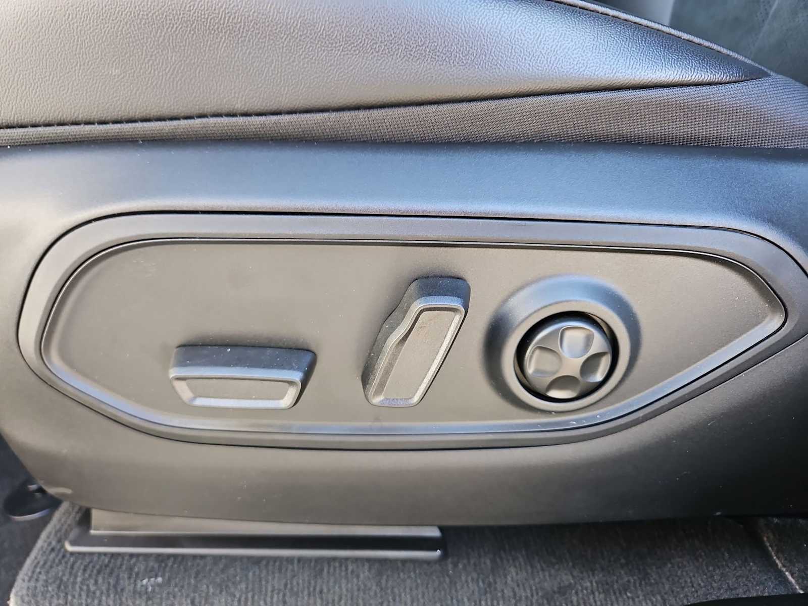 Thumbnail: 2026 Jeep Grand Cherokee - 17