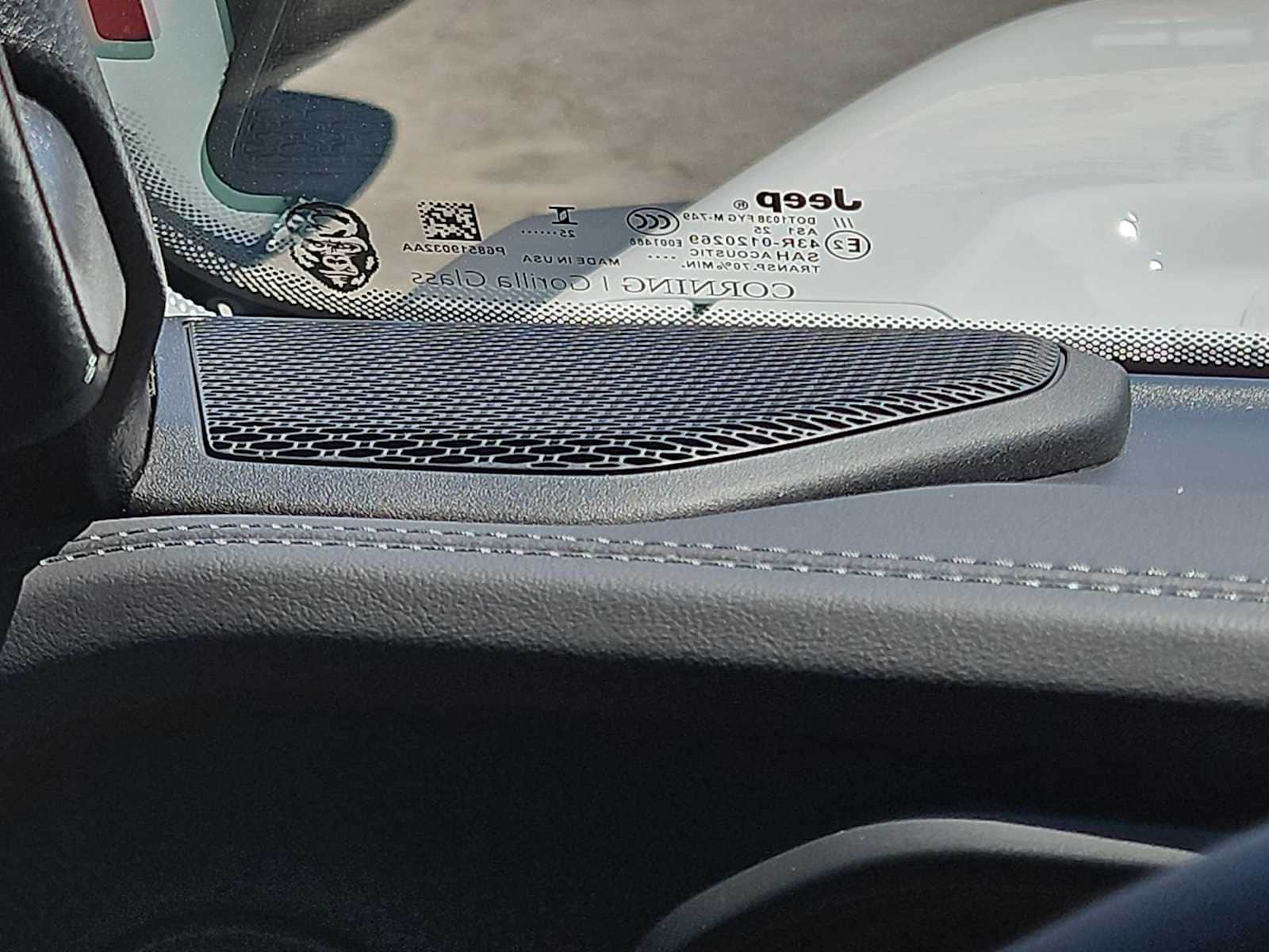 Thumbnail: 2025 Jeep Gladiator - 27