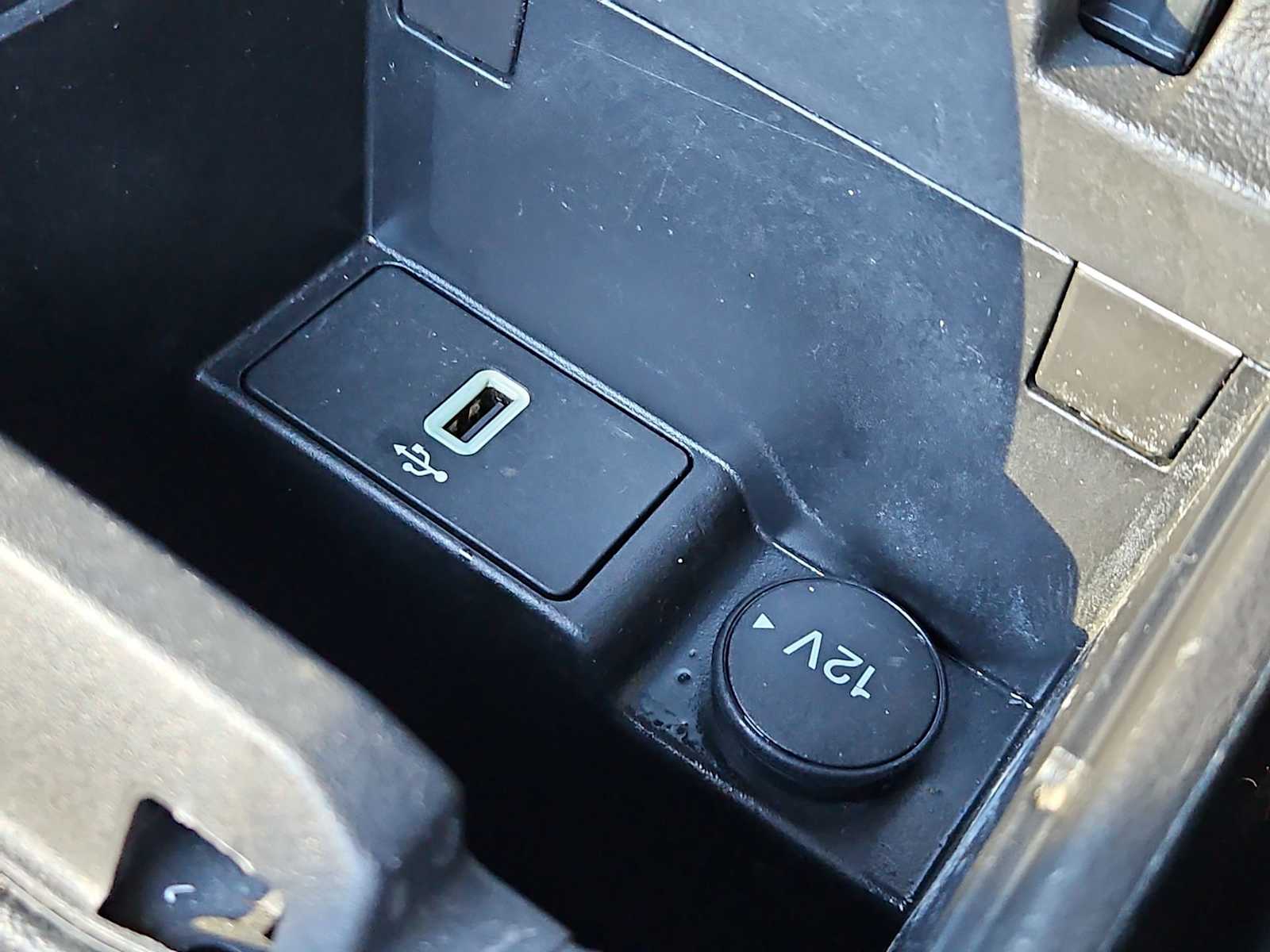 Thumbnail: 2017 Ford Focus - 32