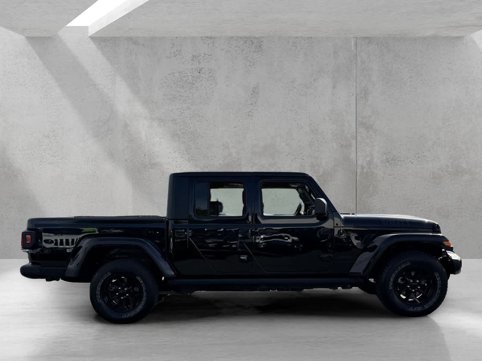 Thumbnail: 2022 Jeep Gladiator - 13