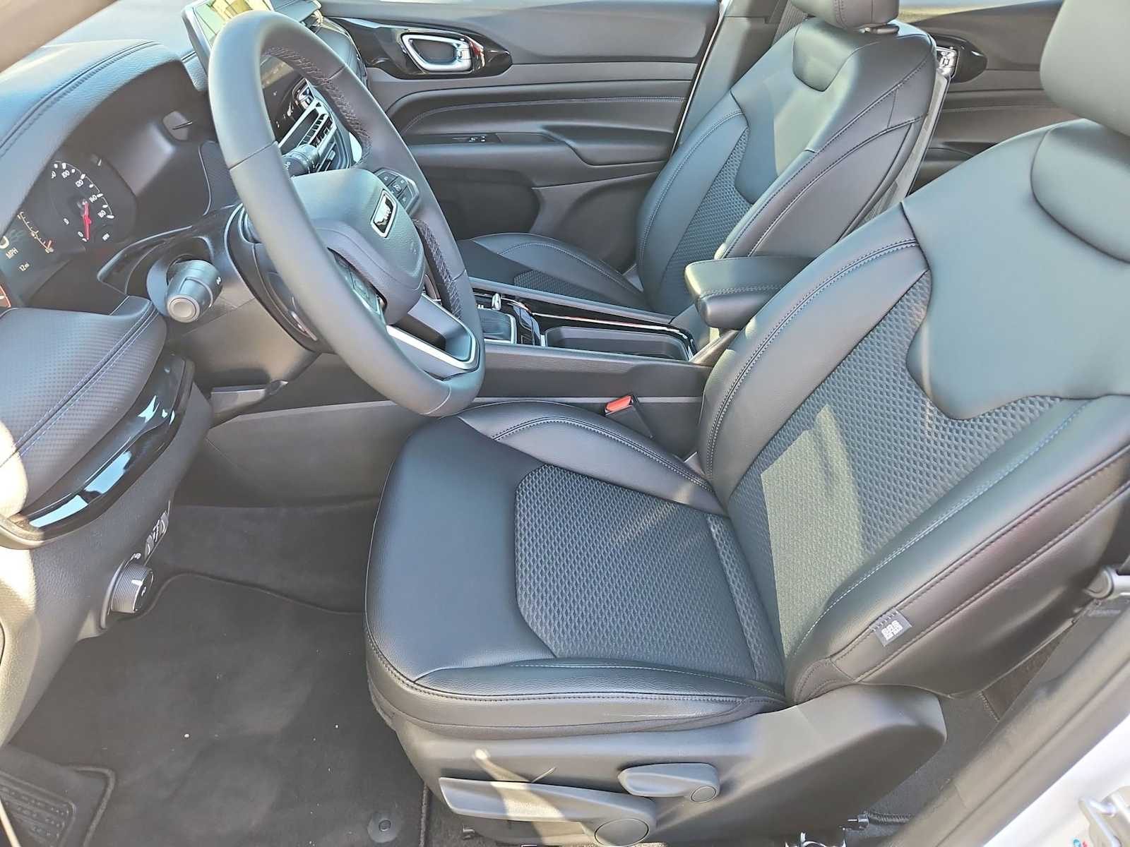 Thumbnail: 2026 Jeep Compass - 17