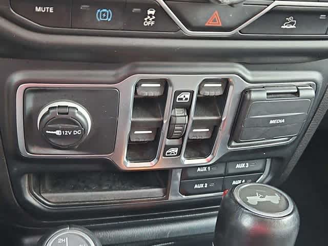 Thumbnail: 2023 Jeep Wrangler - 30