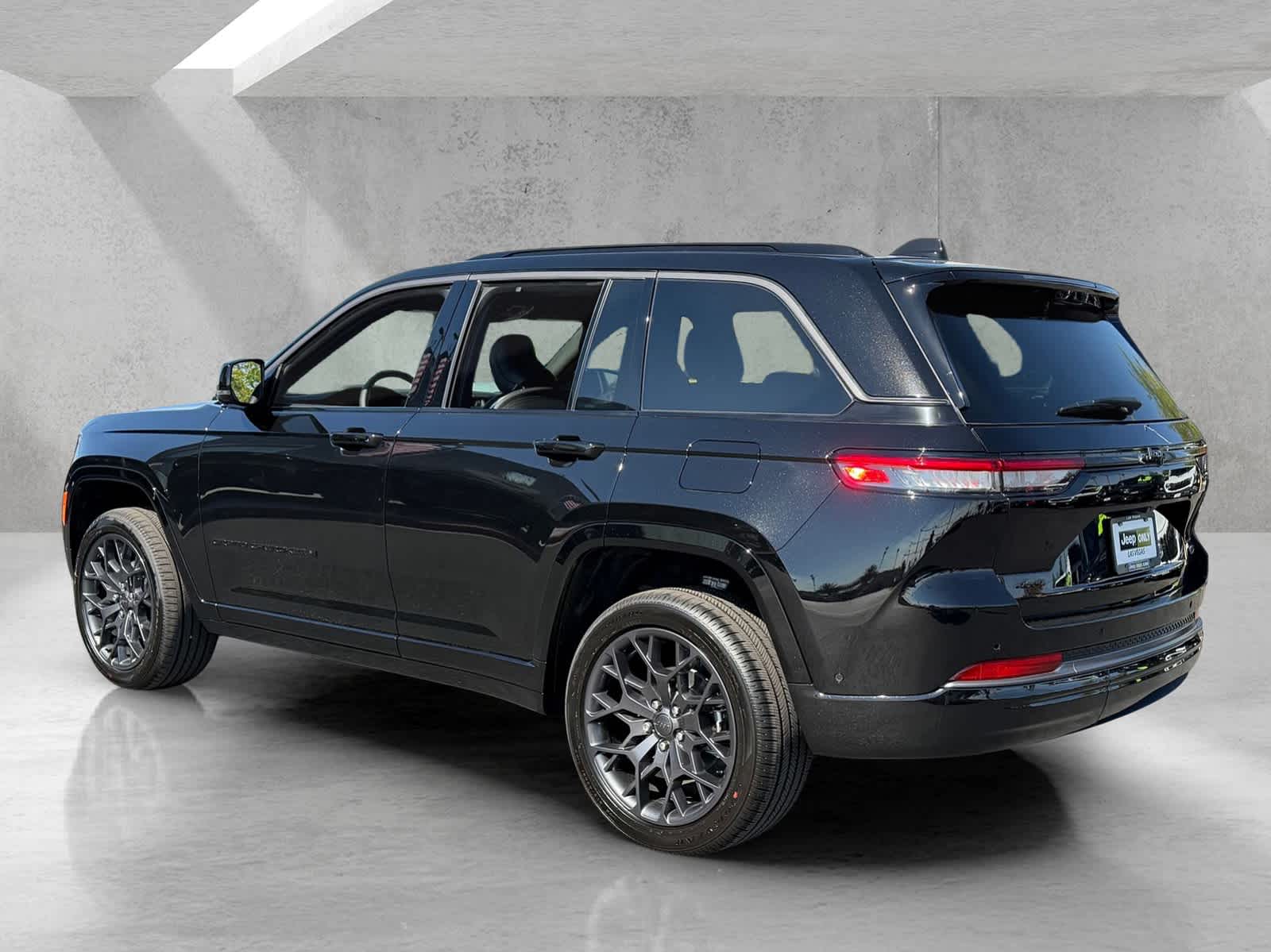 Thumbnail: 2026 Jeep Grand Cherokee - 3