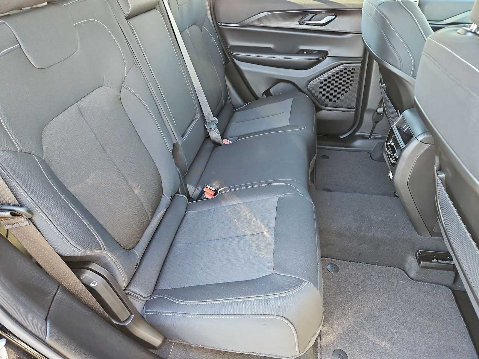 Thumbnail: 2026 Jeep Grand Cherokee - 21