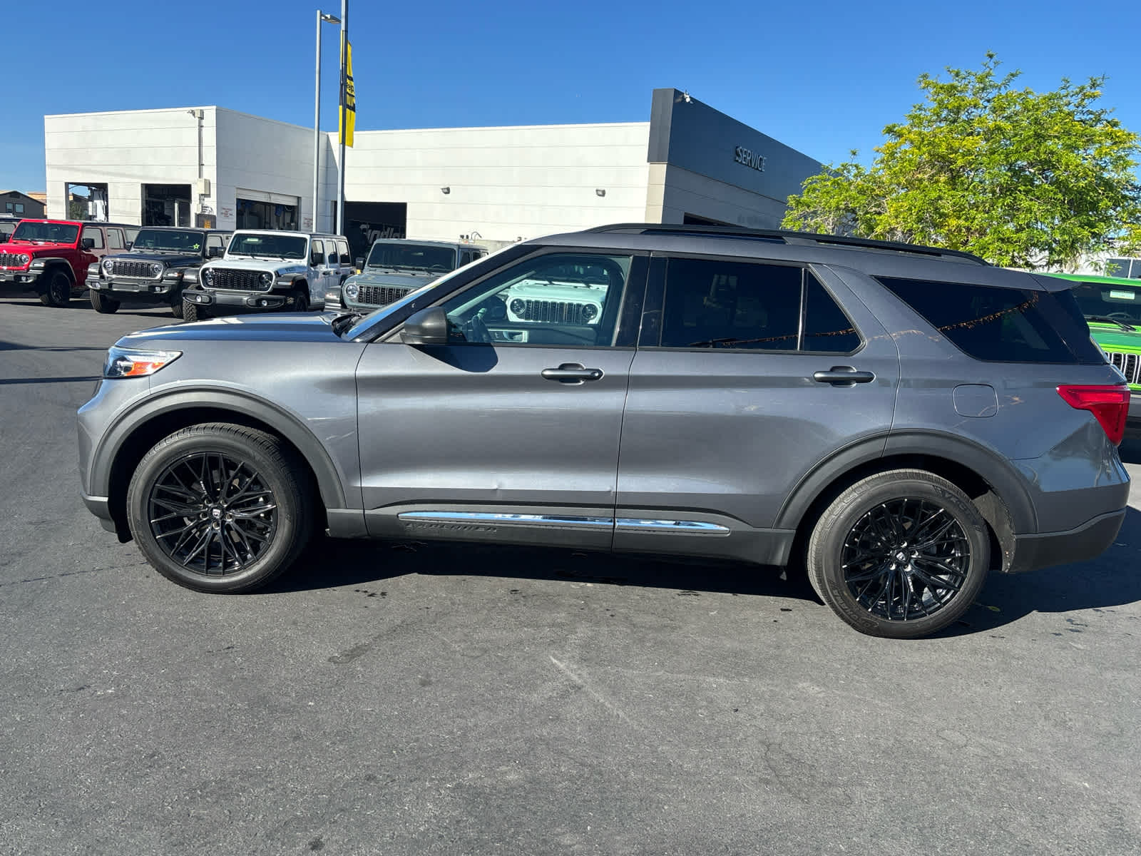 Thumbnail: 2021 Ford Explorer - 12