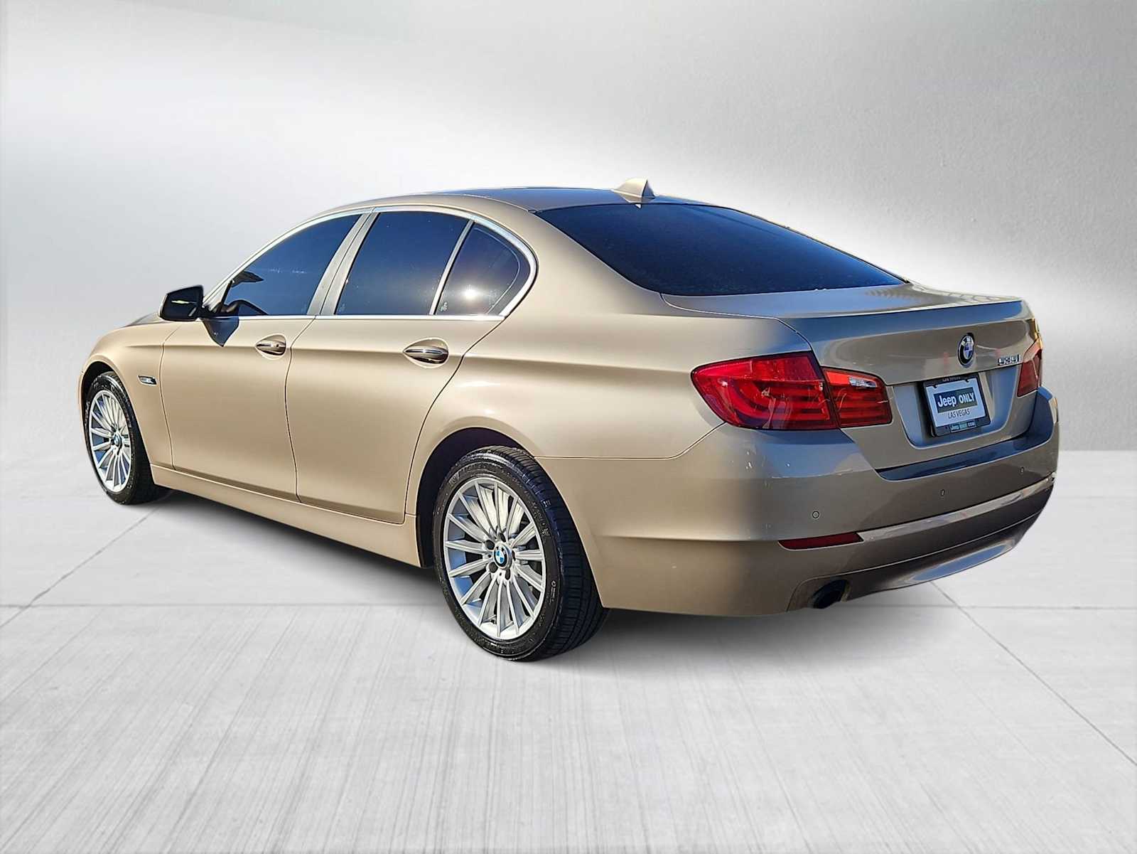 Thumbnail: 2013 BMW 5 Series - 6