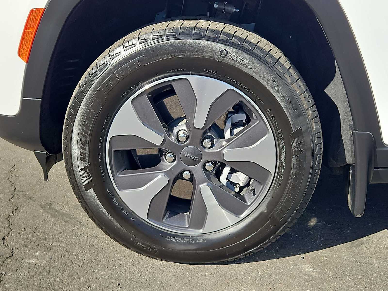 Thumbnail: 2022 Jeep Grand Cherokee - 14