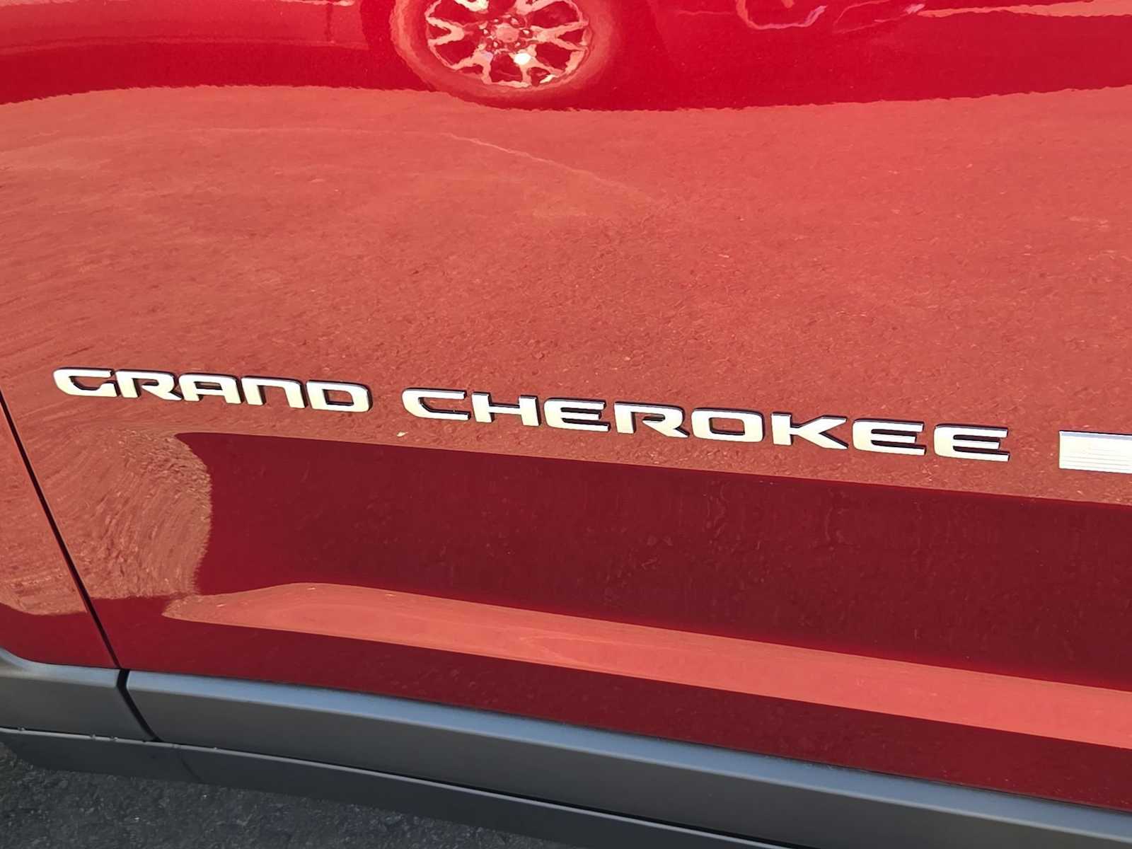 Thumbnail: 2025 Jeep Grand Cherokee - 12