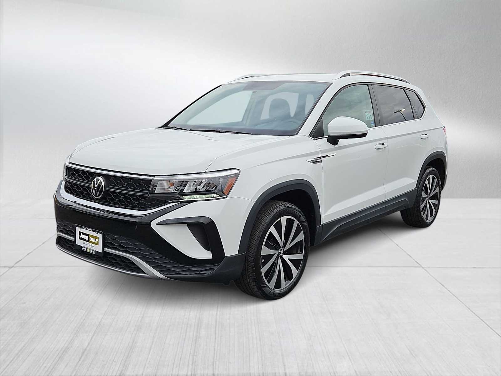 Thumbnail: 2022 Volkswagen Taos - 4