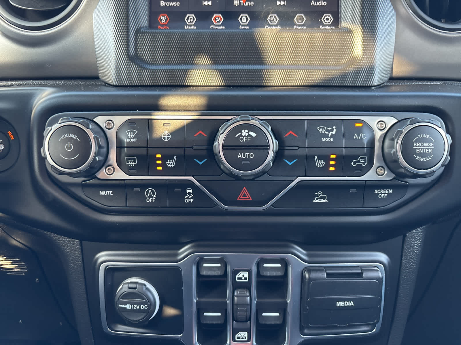 Thumbnail: 2021 Jeep Gladiator - 9