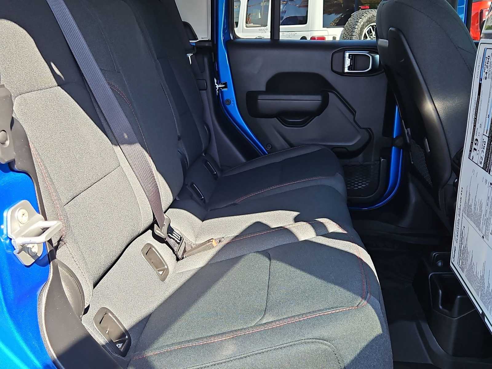 Thumbnail: 2025 Jeep Gladiator - 17