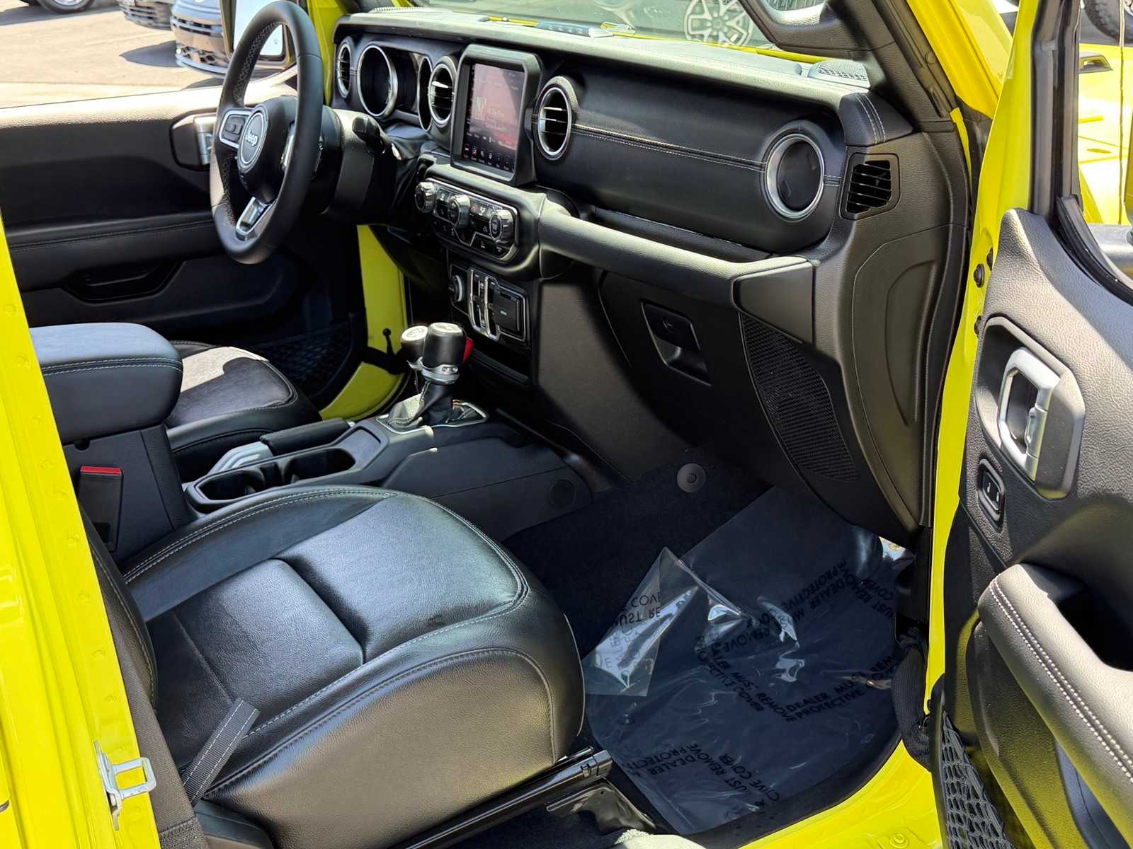 Thumbnail: 2023 Jeep Wrangler - 24