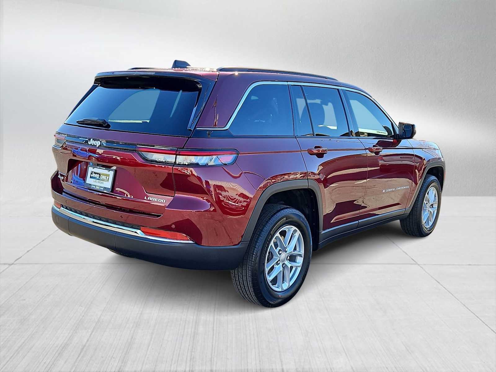 Thumbnail: 2026 Jeep Grand Cherokee - 8