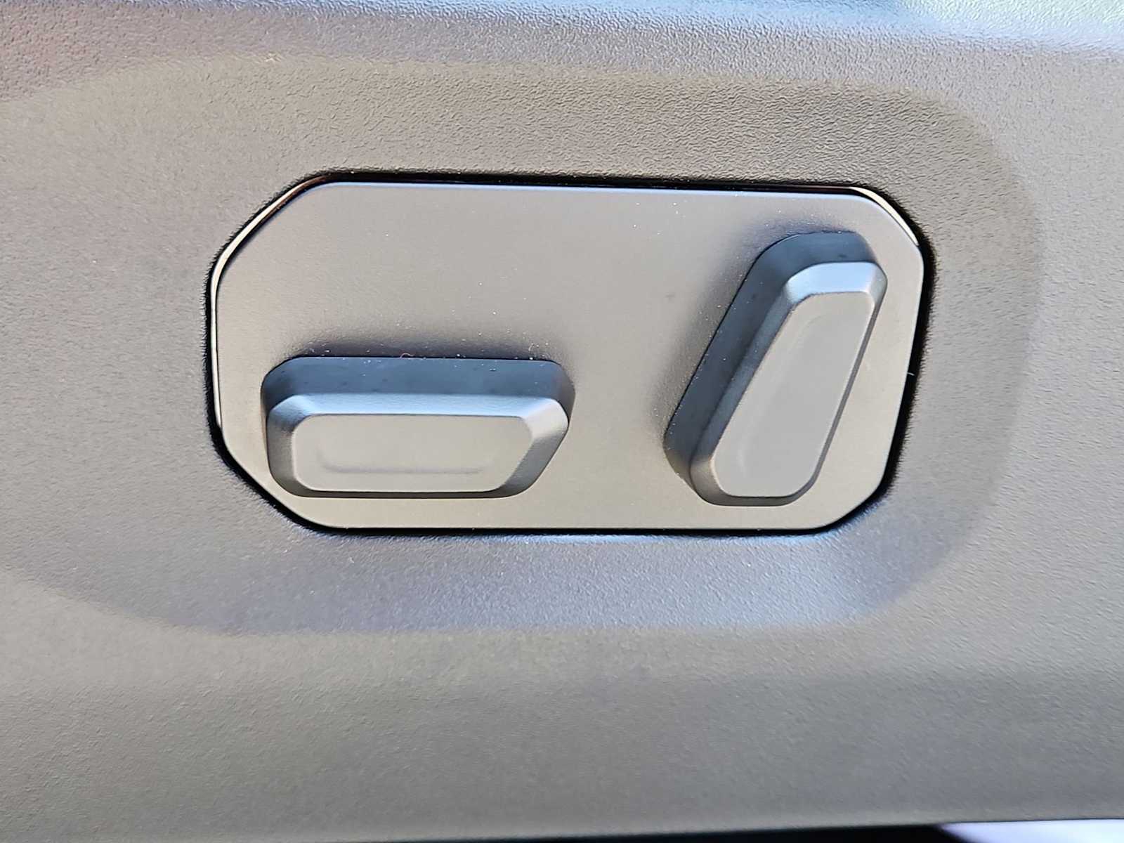 Thumbnail: 2025 Jeep Wrangler - 15