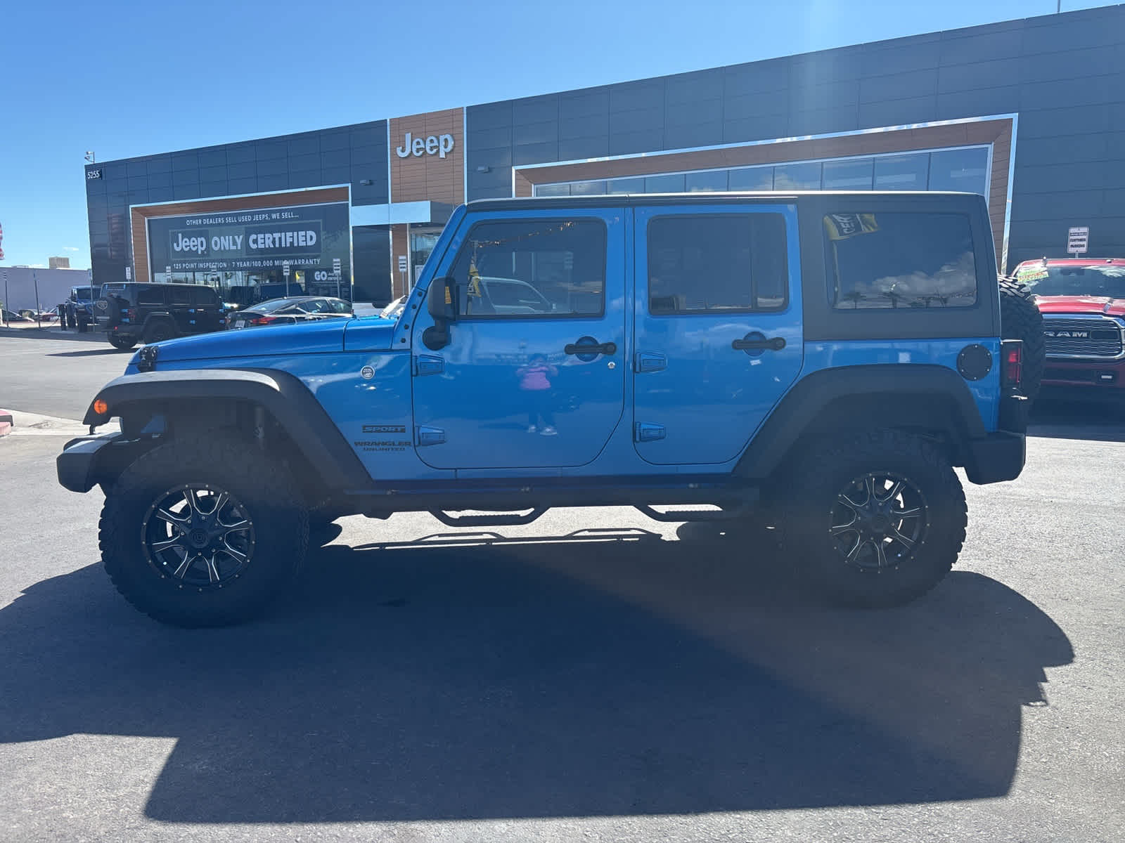 Thumbnail: 2016 Jeep Wrangler - 6