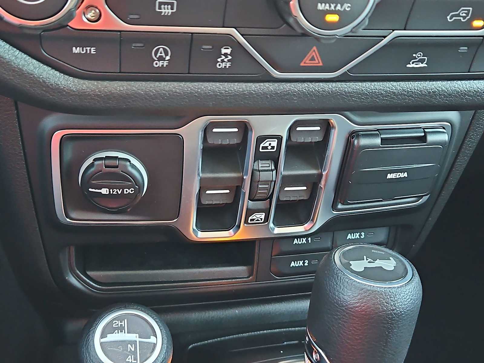 Thumbnail: 2026 Jeep Wrangler - 28