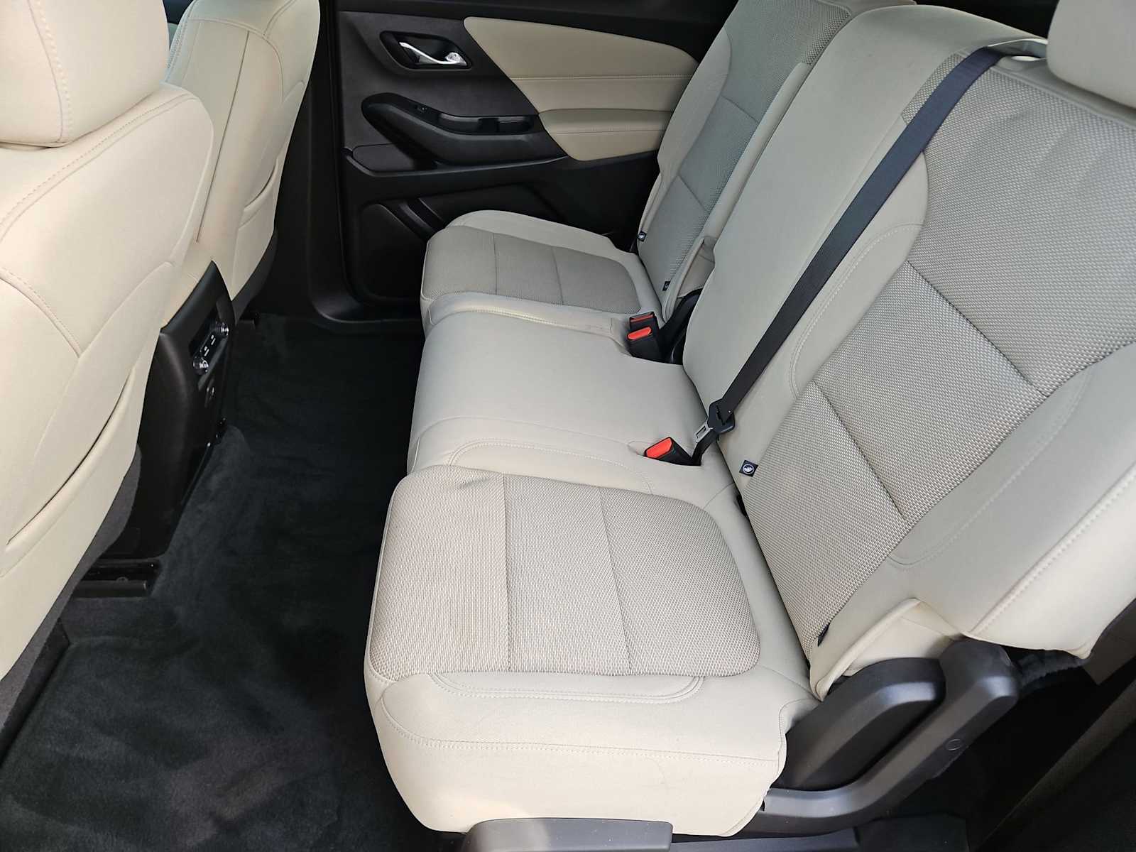 Thumbnail: 2022 Chevrolet Traverse - 19