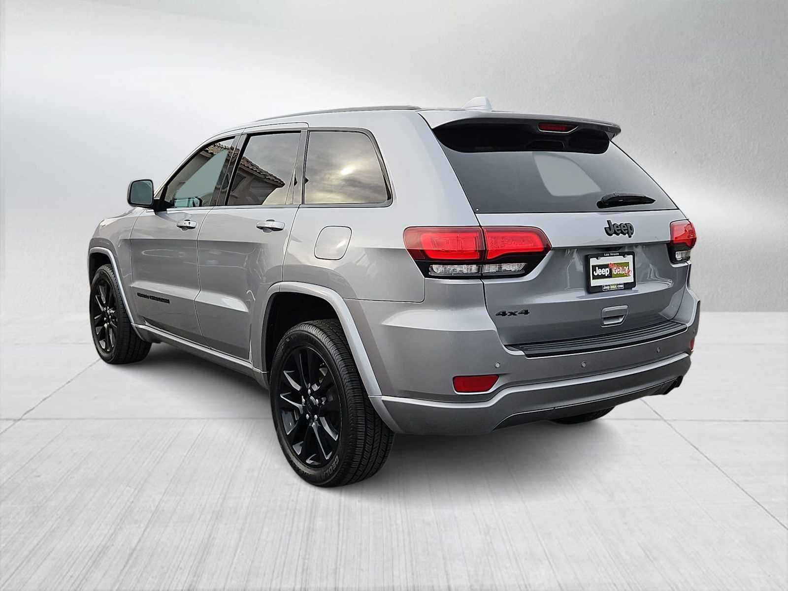 Thumbnail: 2019 Jeep Grand Cherokee - 6