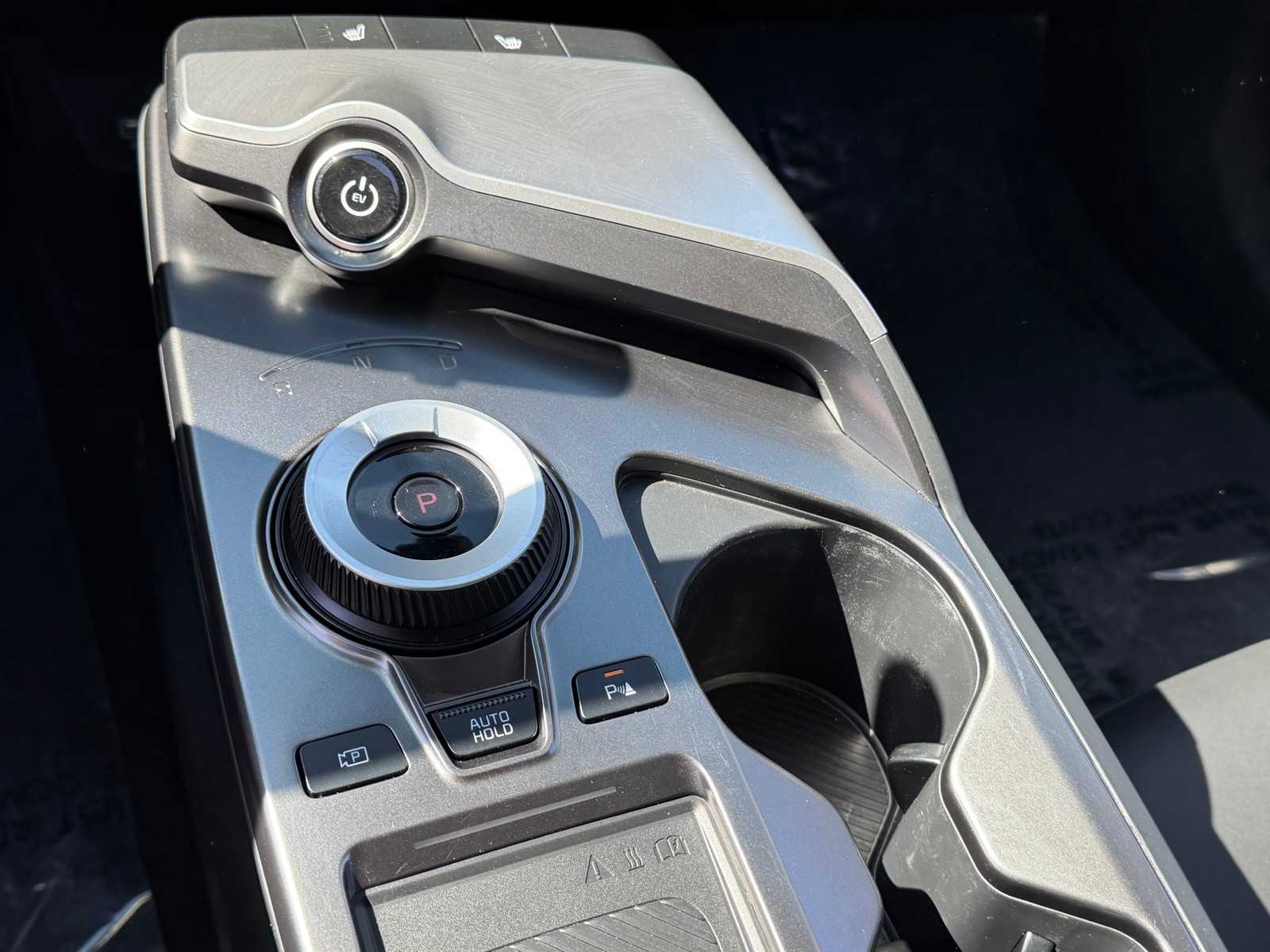 Thumbnail: 2024 Kia EV6 - 15