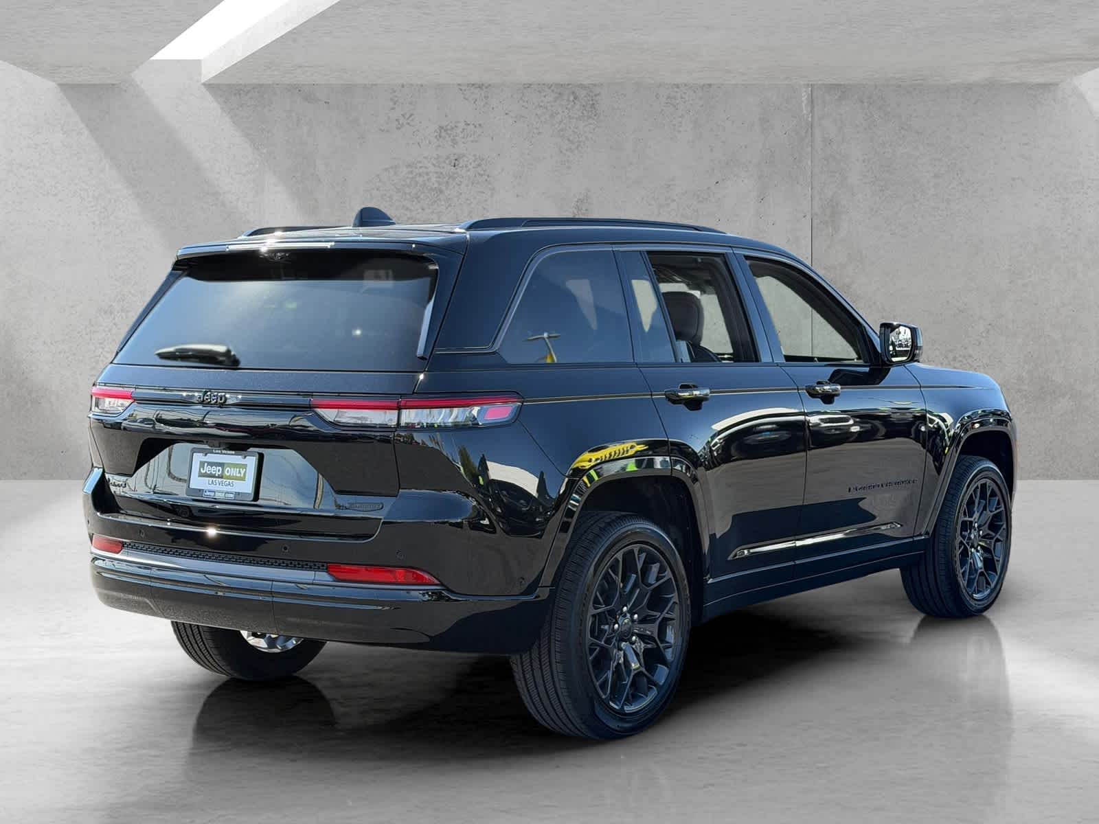 Thumbnail: 2026 Jeep Grand Cherokee - 5