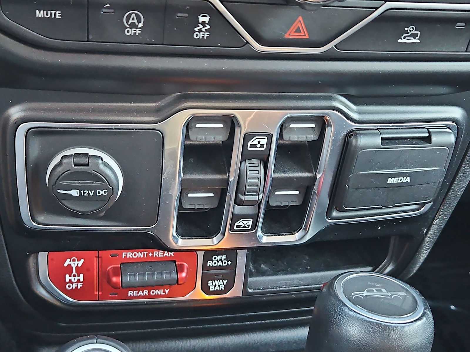 Thumbnail: 2022 Jeep Gladiator - 45