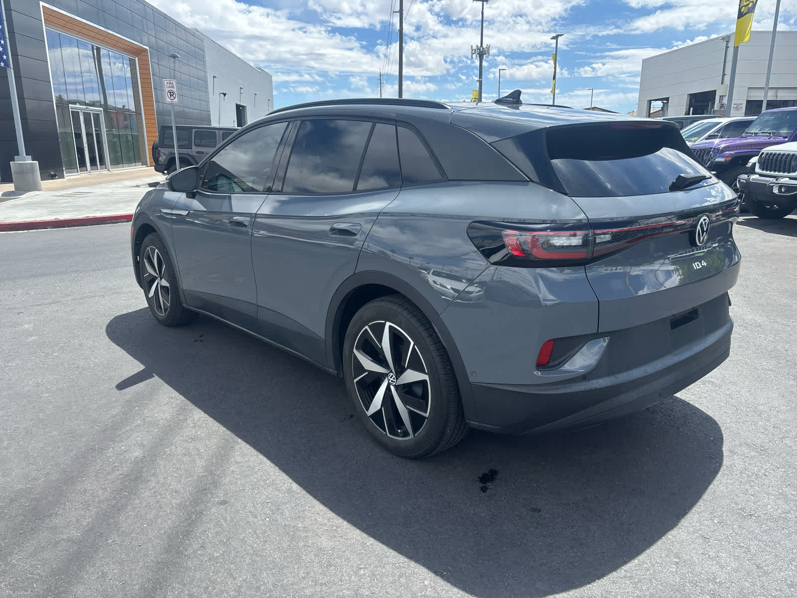 Thumbnail: 2023 Volkswagen ID.4 - 7