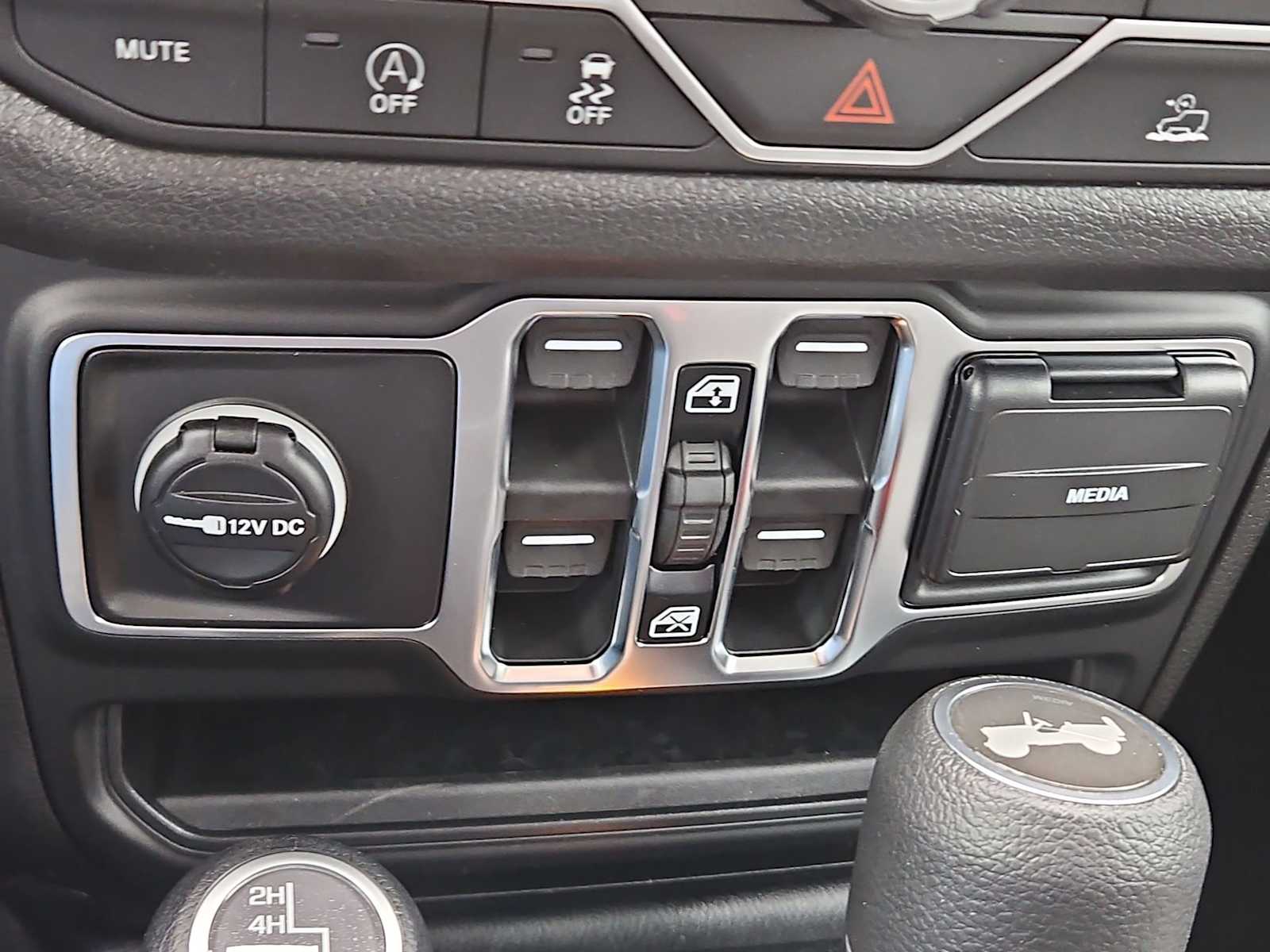 Thumbnail: 2026 Jeep Wrangler - 28