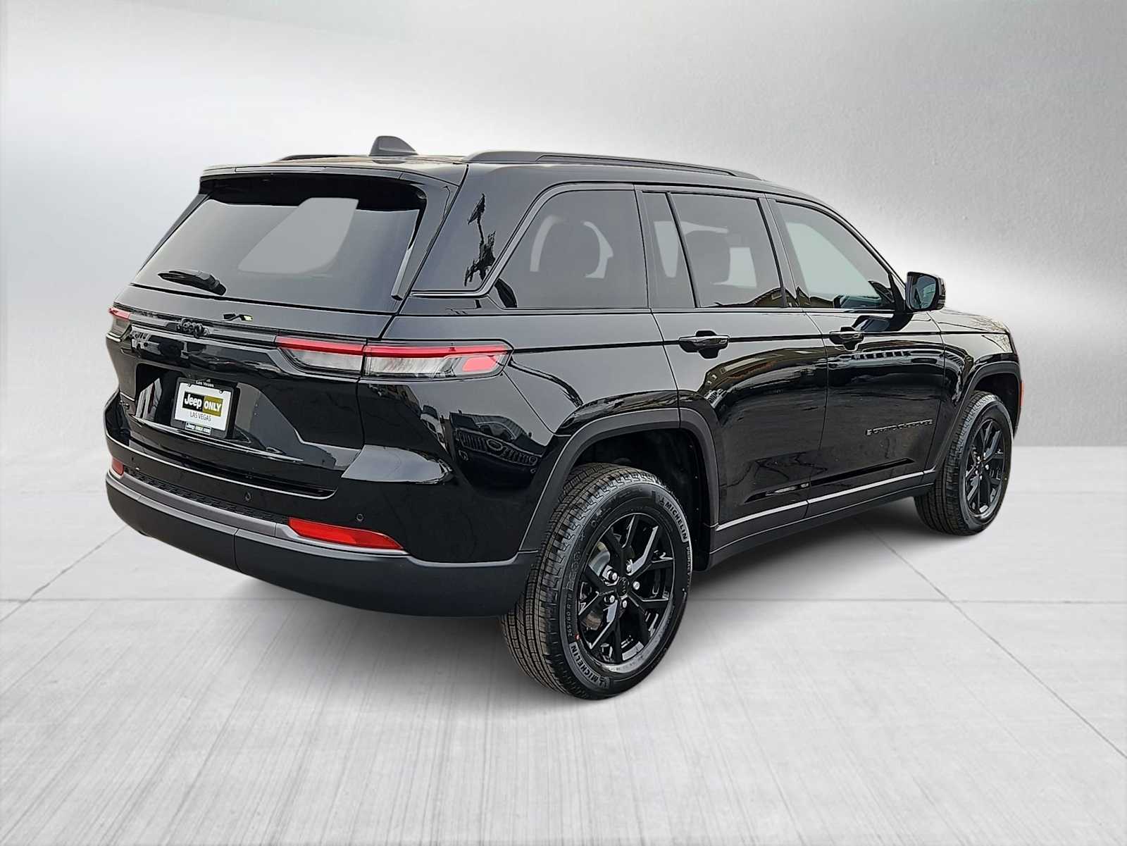 Thumbnail: 2026 Jeep Grand Cherokee - 8