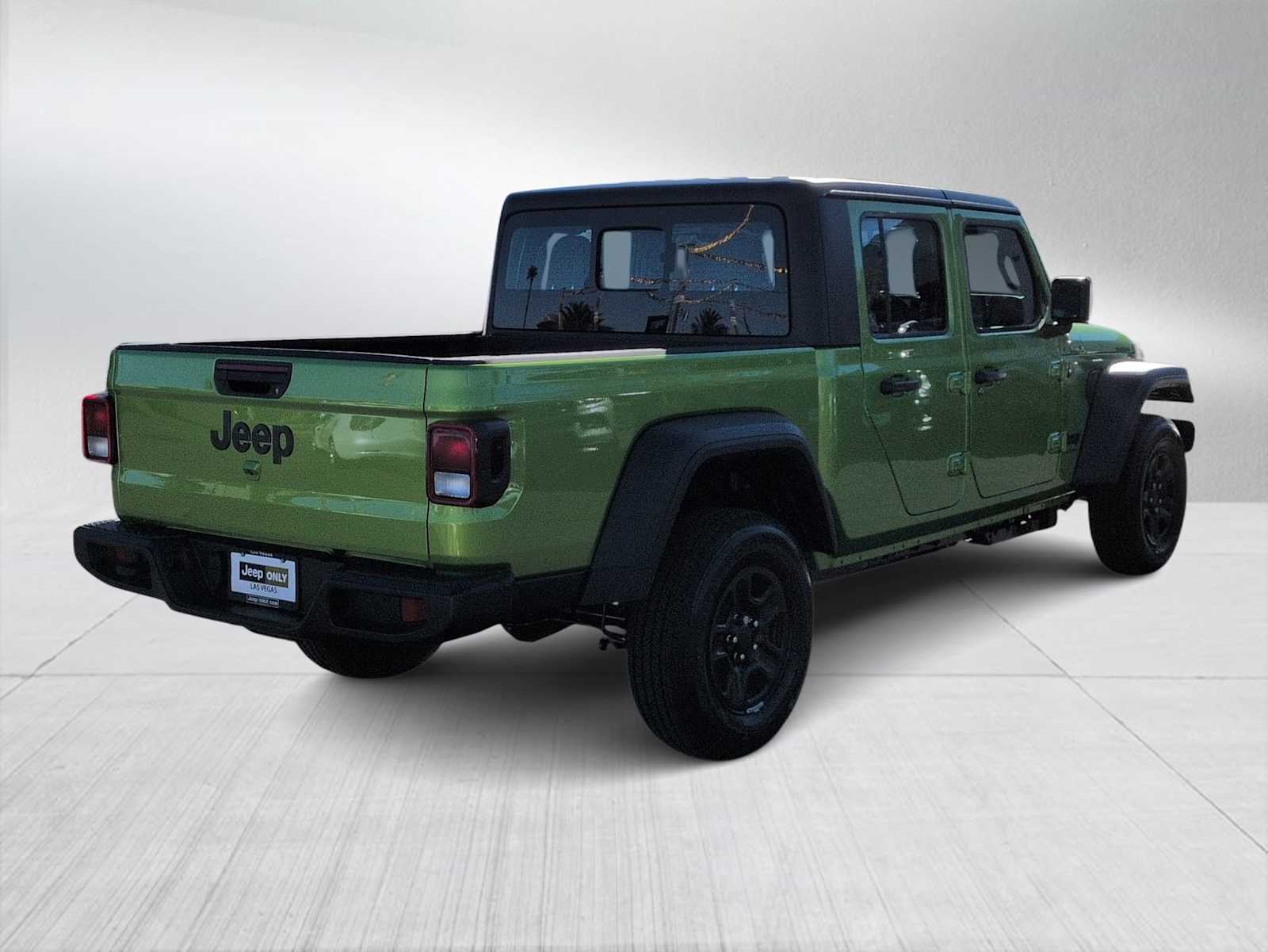 Thumbnail: 2026 Jeep Gladiator - 8