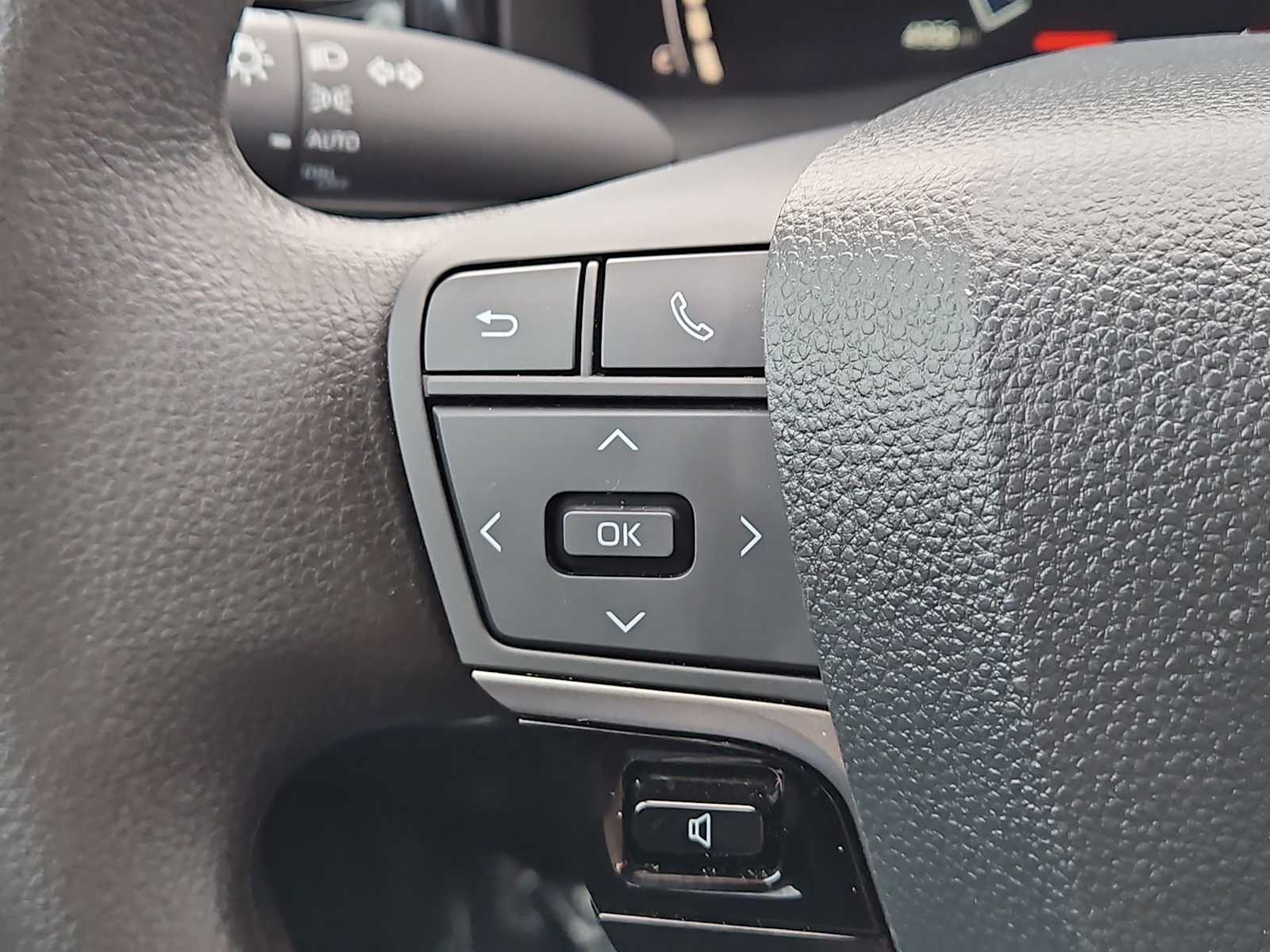 Thumbnail: 2025 Toyota Camry - 22