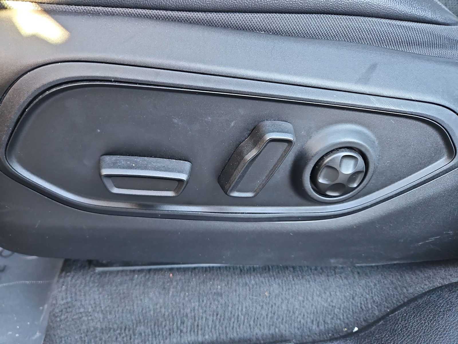 Thumbnail: 2024 Jeep Grand Cherokee - 17