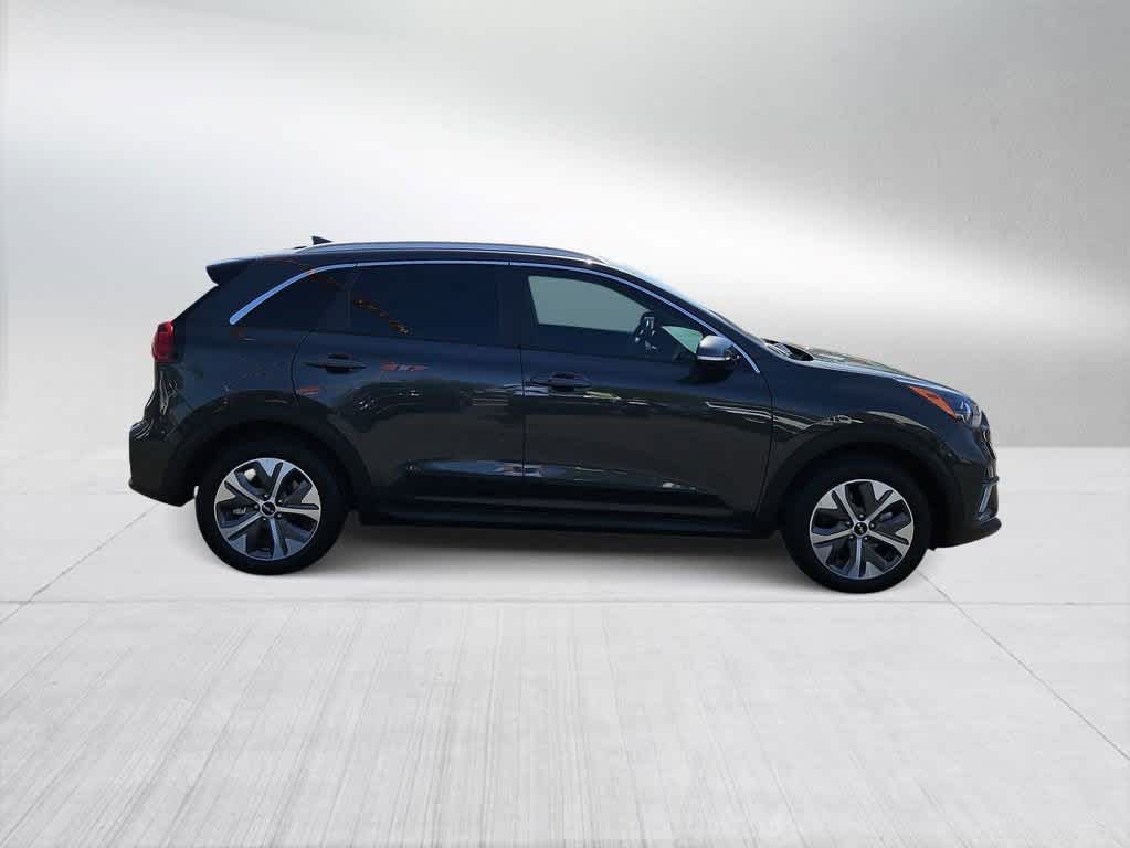 2022 Kia Niro S 9