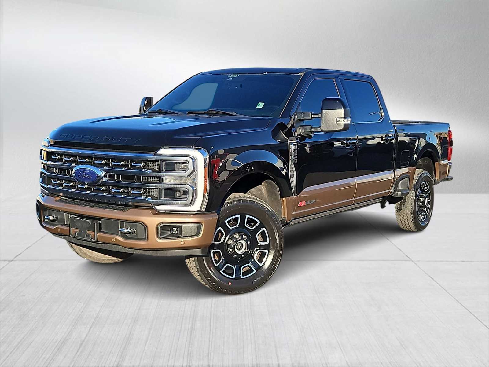 2024 Ford F-250 Super Duty Platinum's photo