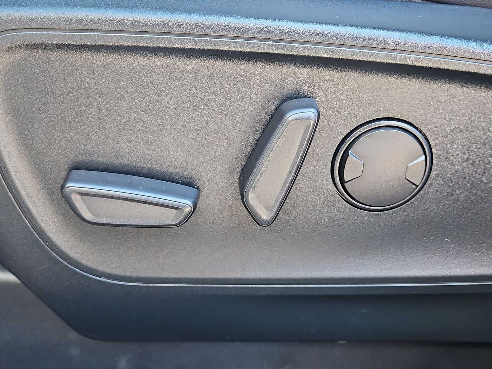 Thumbnail: 2020 Ford Escape - 14