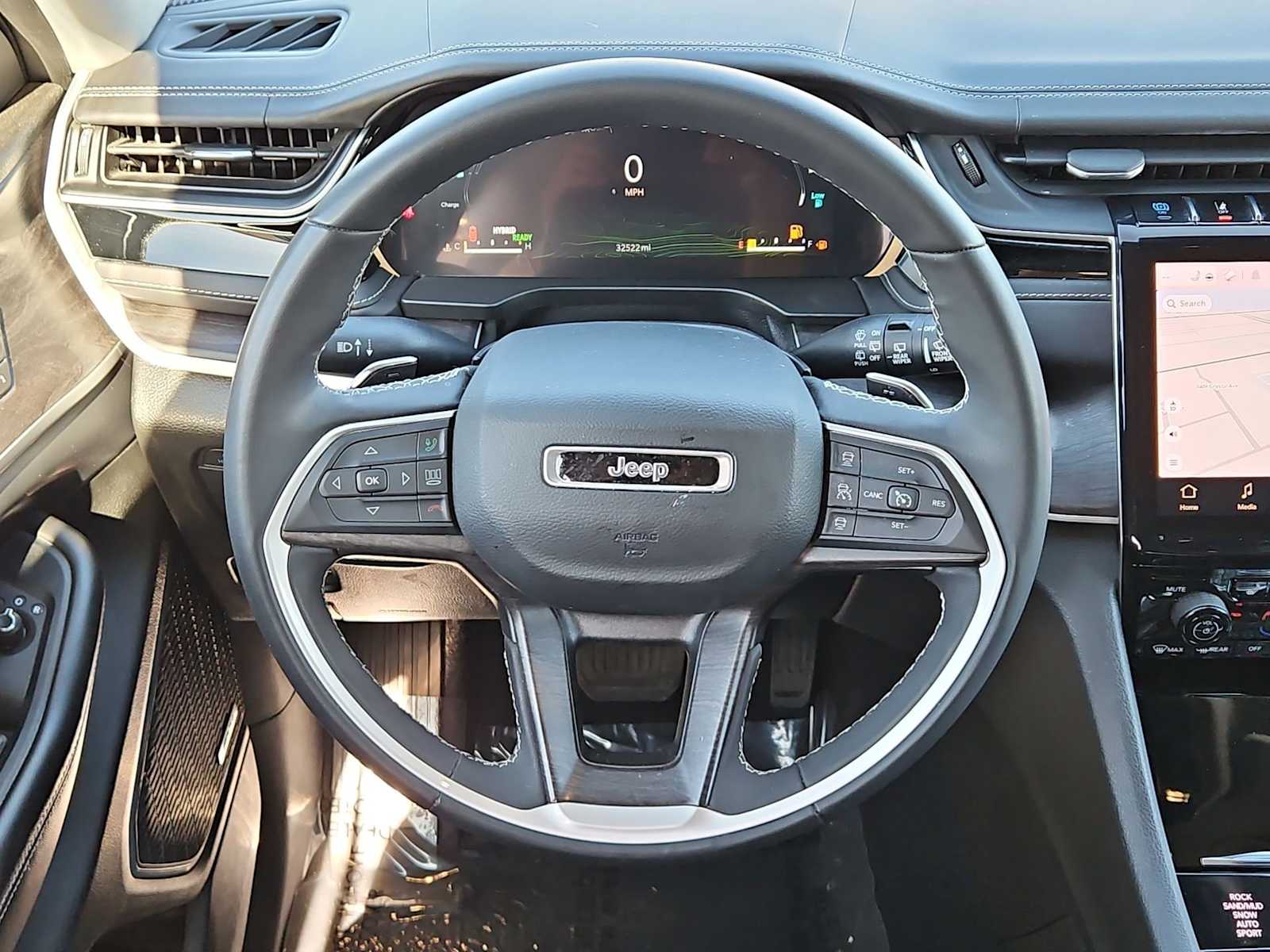 Thumbnail: 2022 Jeep Grand Cherokee - 24