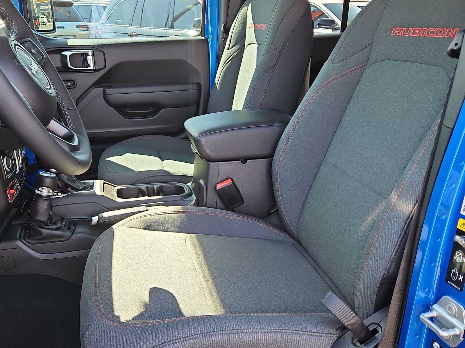 Thumbnail: 2025 Jeep Gladiator - 14