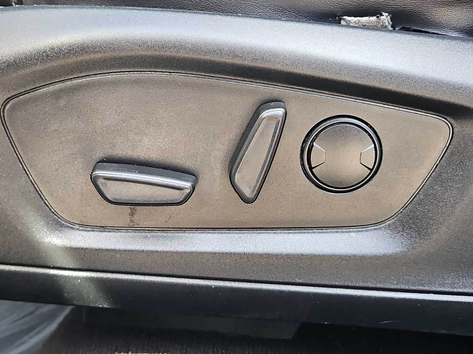 Thumbnail: 2021 Ford Explorer - 34