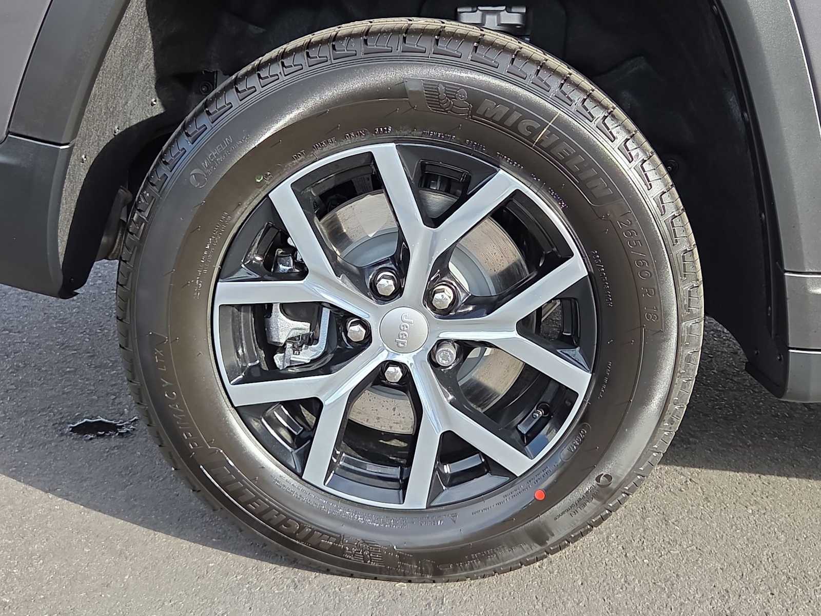 Thumbnail: 2025 Jeep Grand Cherokee L - 14