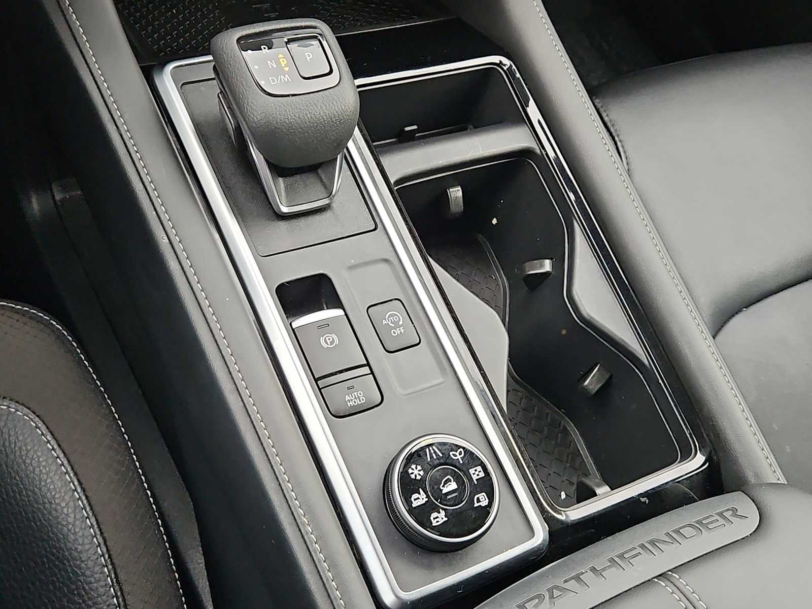 Thumbnail: 2024 Nissan Pathfinder - 32