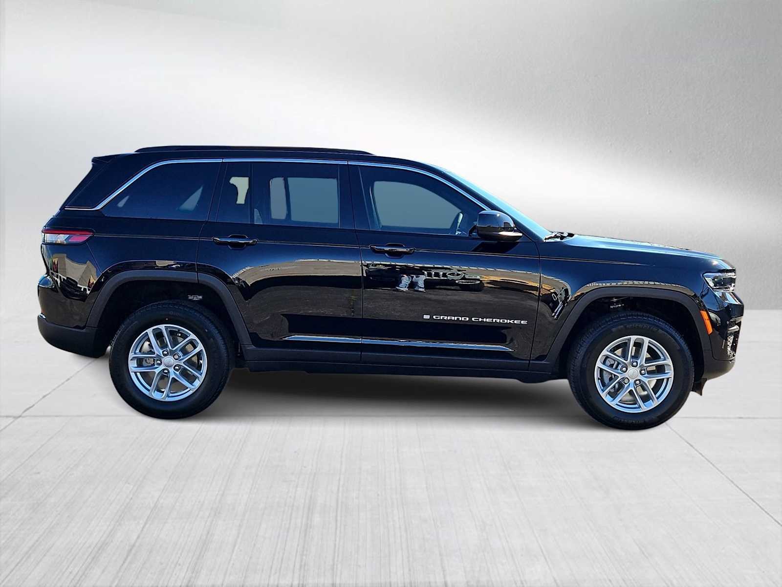 Thumbnail: 2026 Jeep Grand Cherokee - 9