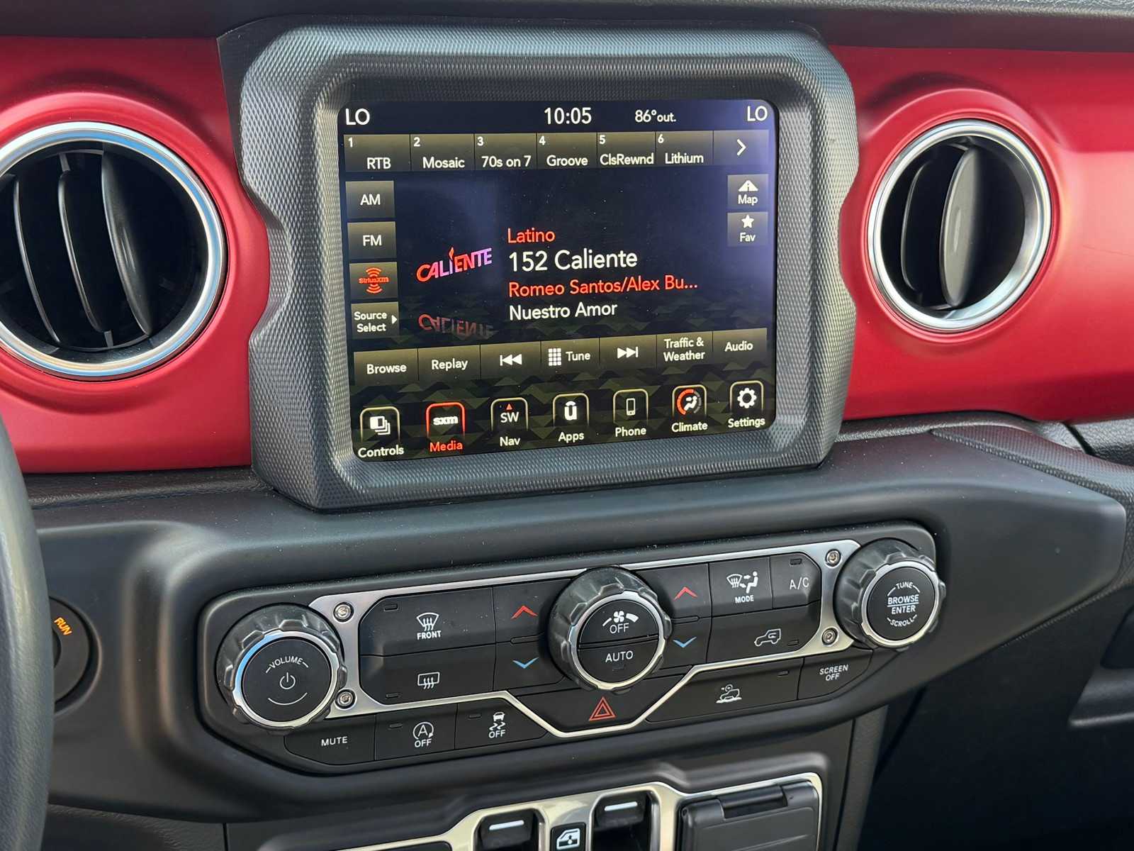 Thumbnail: 2023 Jeep Gladiator - 19