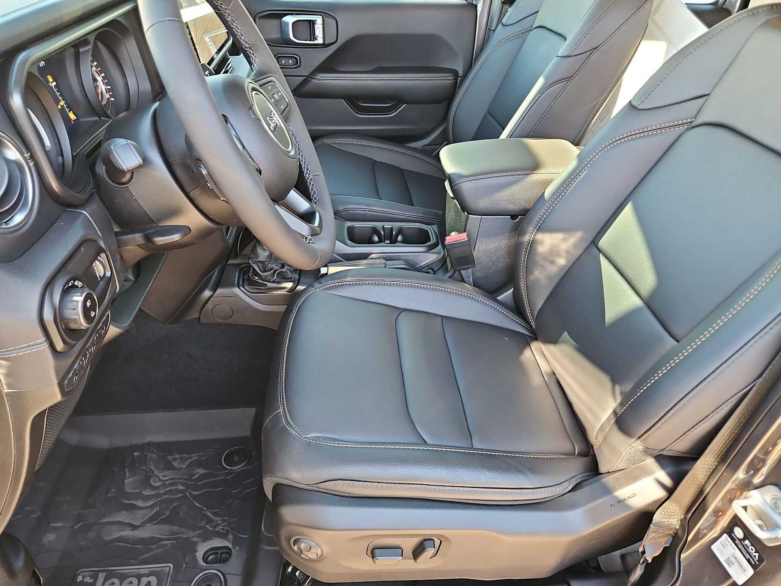 Thumbnail: 2026 Jeep Gladiator - 16