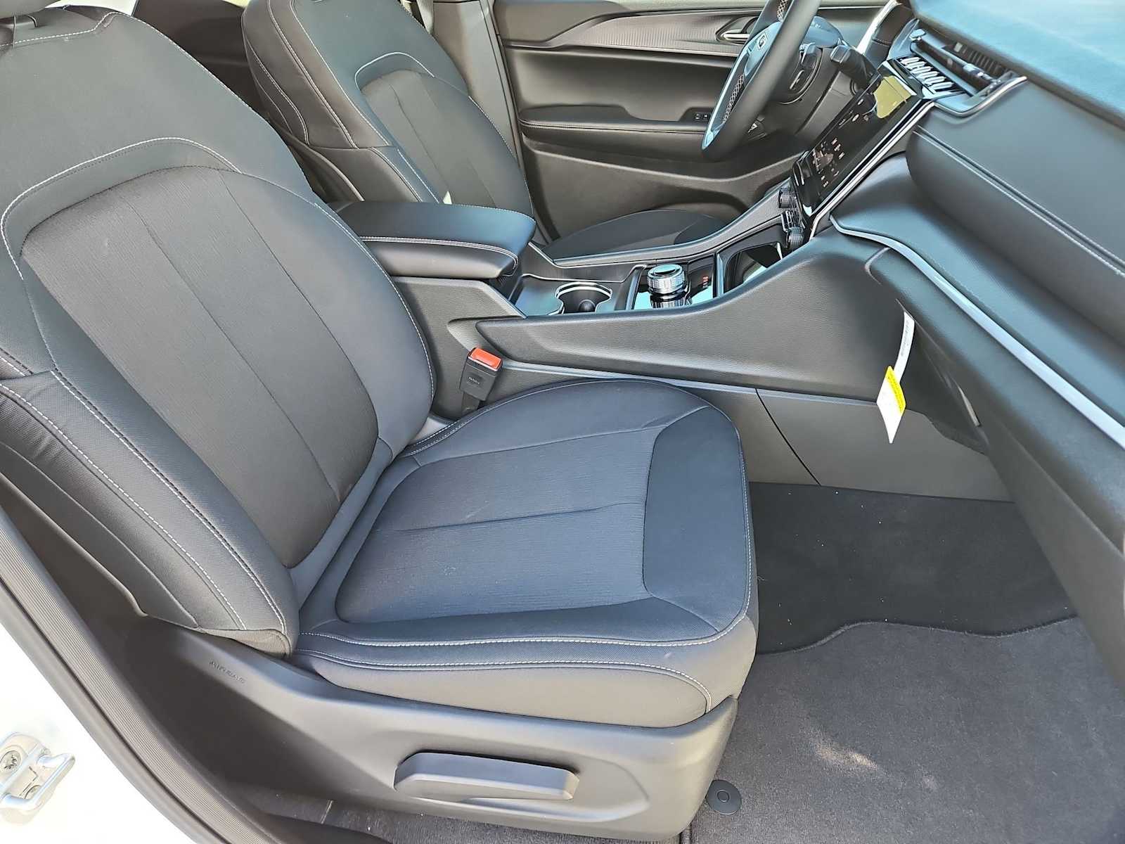 Thumbnail: 2026 Jeep Grand Cherokee - 22