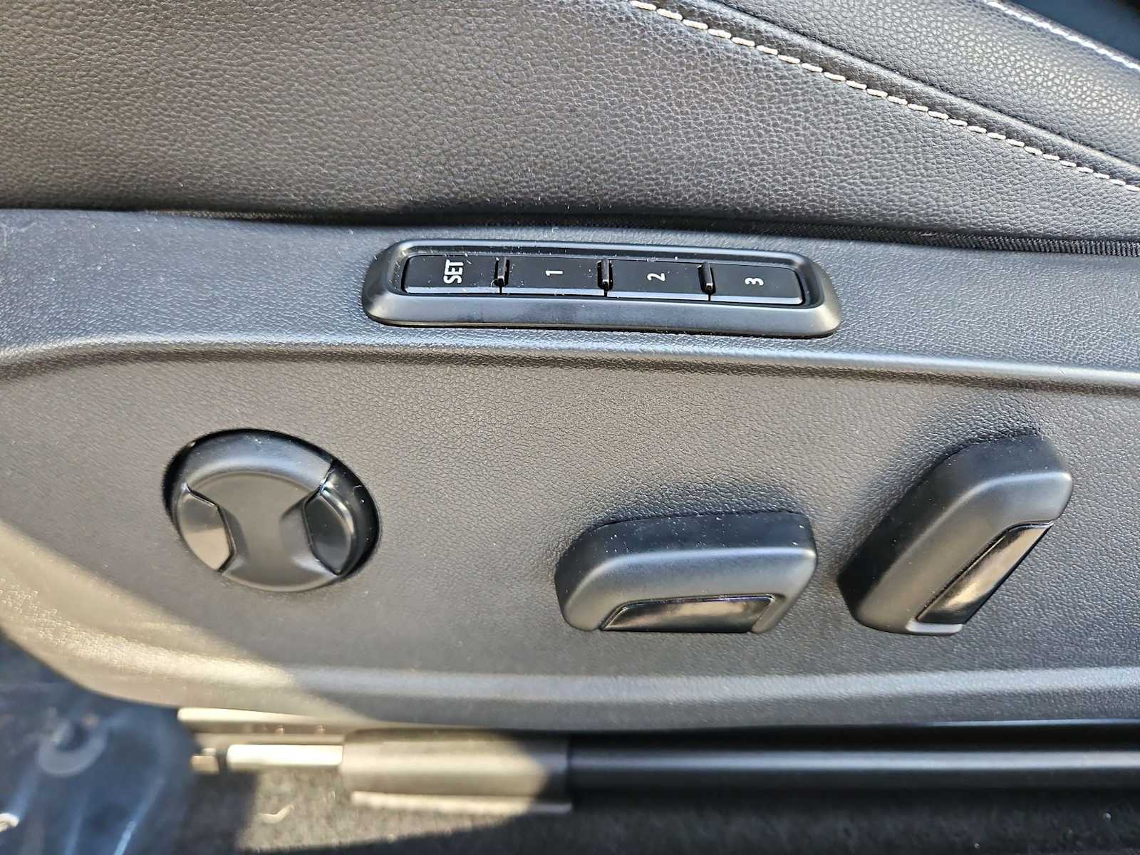 Thumbnail: 2023 Volkswagen Jetta - 17